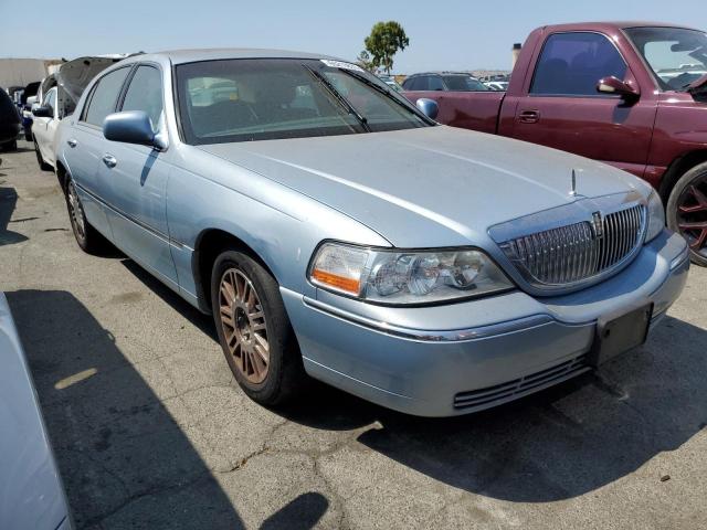 Photo 3 VIN: 1LNHM82W07Y606820 - LINCOLN TOWN CAR S 