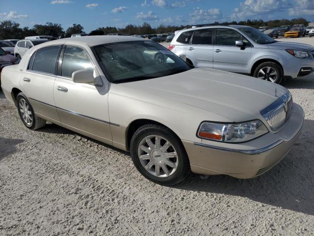 Photo 3 VIN: 1LNHM82W07Y613556 - LINCOLN TOWN CAR S 