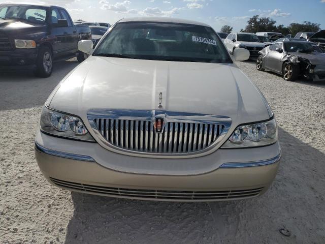 Photo 4 VIN: 1LNHM82W07Y613556 - LINCOLN TOWN CAR S 