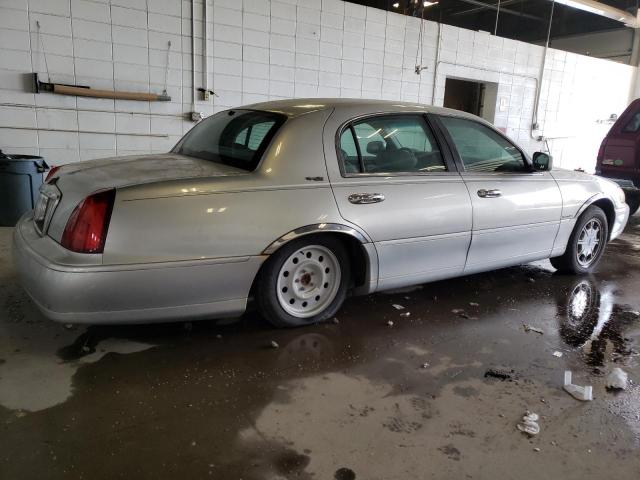 Photo 2 VIN: 1LNHM82W0XY622273 - LINCOLN TOWNCAR 