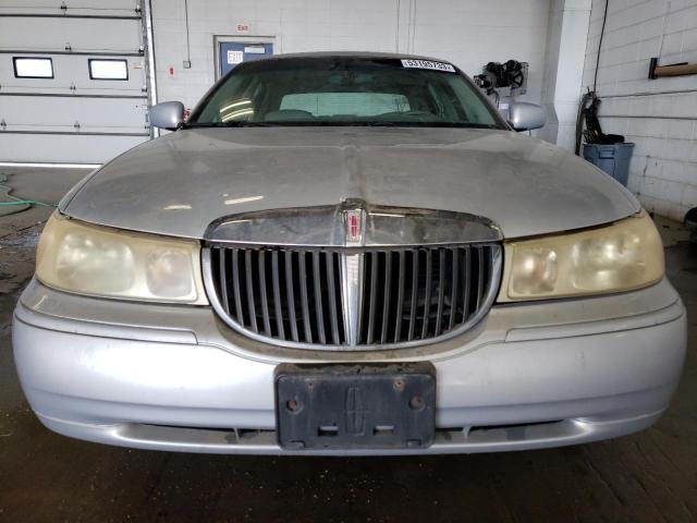 Photo 4 VIN: 1LNHM82W0XY622273 - LINCOLN TOWNCAR 