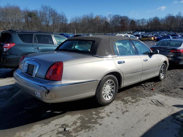 Photo 2 VIN: 1LNHM82W0XY691027 - LINCOLN TOWN CAR S 