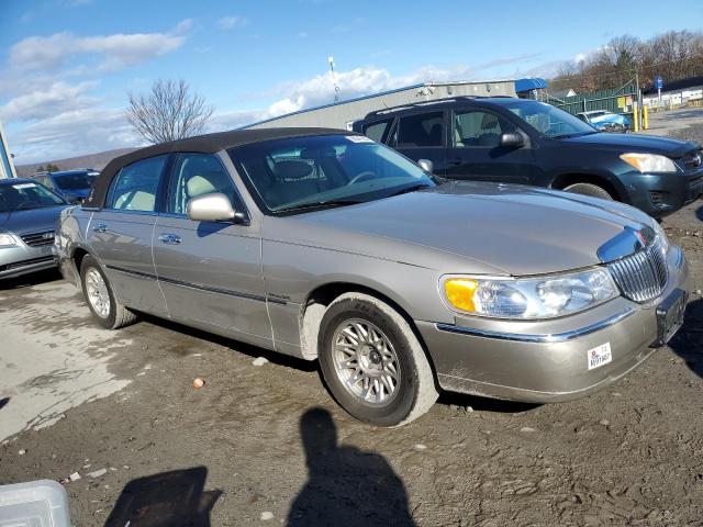 Photo 3 VIN: 1LNHM82W0XY691027 - LINCOLN TOWN CAR S 