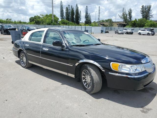 Photo 3 VIN: 1LNHM82W11Y607689 - LINCOLN TOWNCAR 