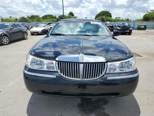 Photo 4 VIN: 1LNHM82W11Y607689 - LINCOLN TOWNCAR 