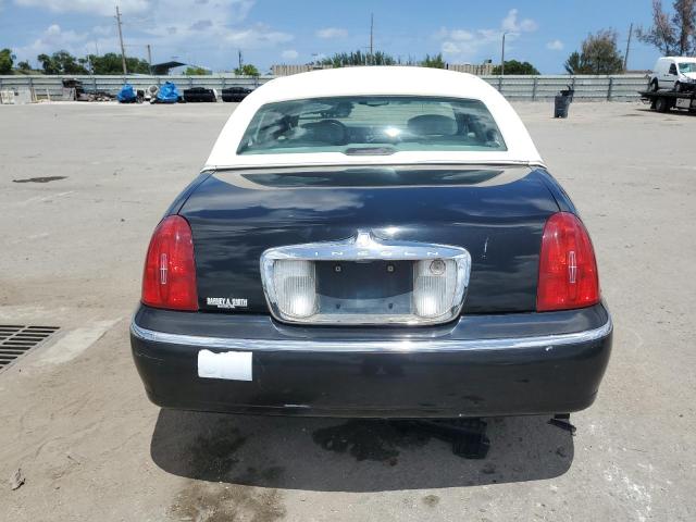 Photo 5 VIN: 1LNHM82W11Y607689 - LINCOLN TOWNCAR 