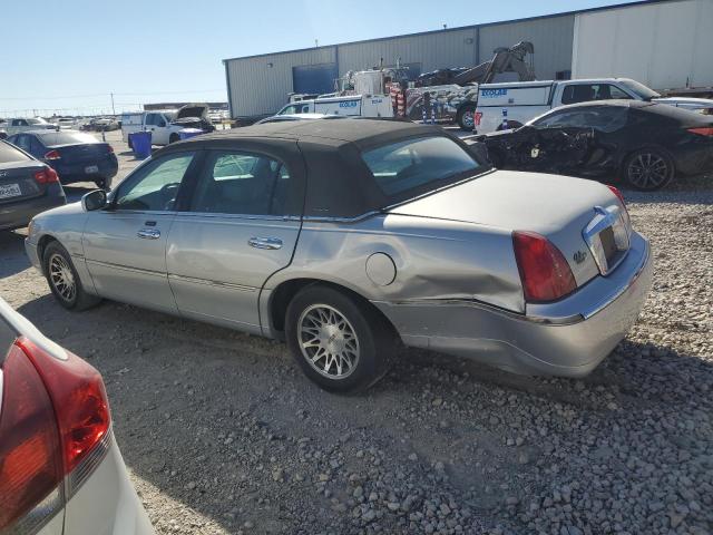 Photo 1 VIN: 1LNHM82W11Y681811 - LINCOLN TOWNCAR 