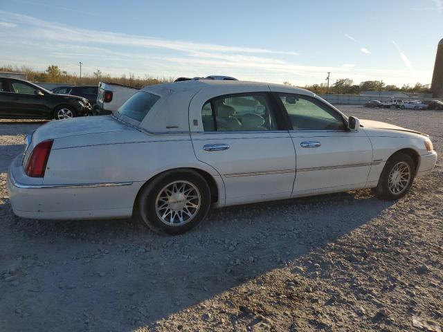 Photo 2 VIN: 1LNHM82W11Y687298 - LINCOLN TOWNCAR 