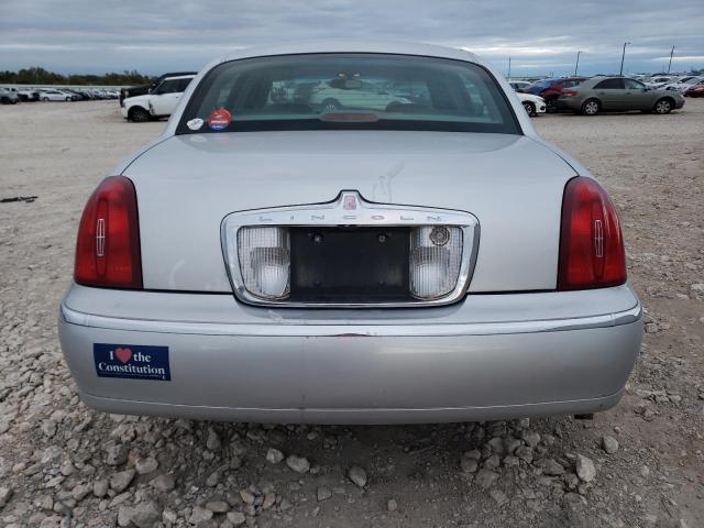 Photo 5 VIN: 1LNHM82W12Y618189 - LINCOLN TOWNCAR 