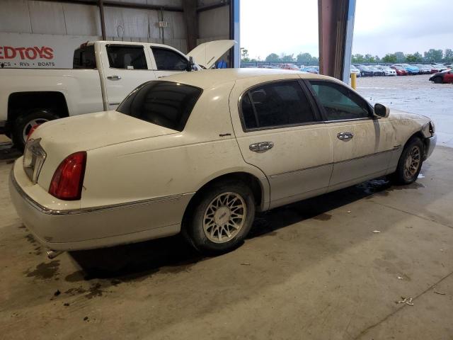 Photo 2 VIN: 1LNHM82W12Y656358 - LINCOLN TOWNCAR 