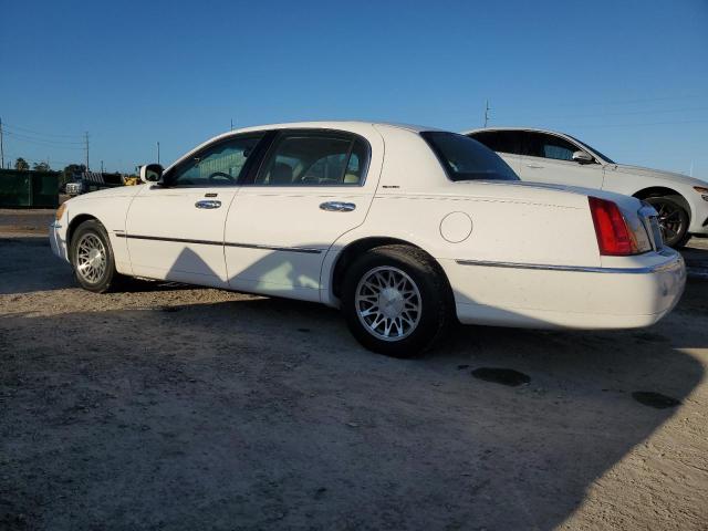 Photo 1 VIN: 1LNHM82W12Y661656 - LINCOLN TOWNCAR 