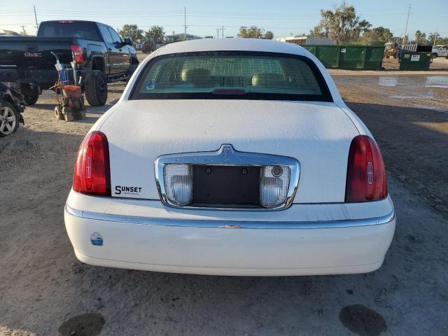 Photo 5 VIN: 1LNHM82W12Y661656 - LINCOLN TOWNCAR 