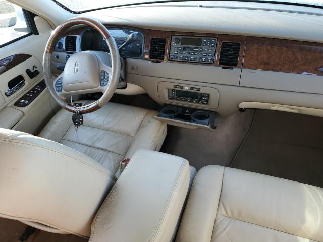 Photo 7 VIN: 1LNHM82W12Y661656 - LINCOLN TOWNCAR 