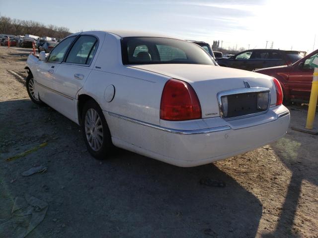 Photo 2 VIN: 1LNHM82W13Y612961 - LINCOLN TOWN CAR S 