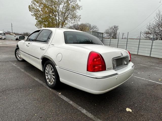 Photo 2 VIN: 1LNHM82W13Y666759 - LINCOLN TOWNCAR 