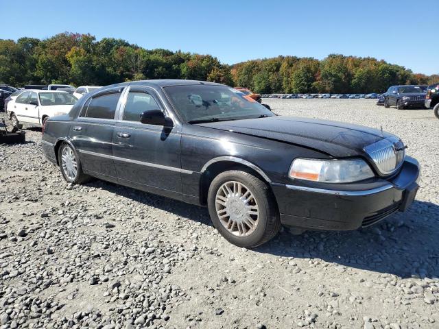 Photo 3 VIN: 1LNHM82W13Y703695 - LINCOLN TOWN CAR S 