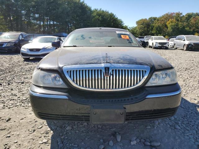 Photo 4 VIN: 1LNHM82W13Y703695 - LINCOLN TOWN CAR S 