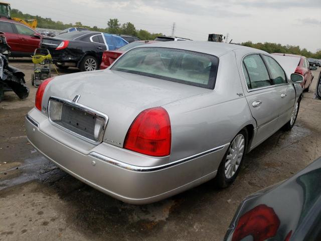 Photo 2 VIN: 1LNHM82W15Y615233 - LINCOLN TOWNCAR 