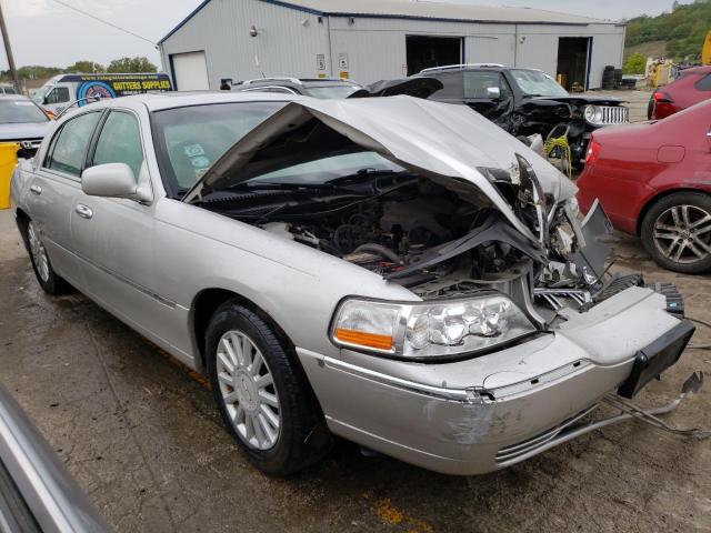 Photo 3 VIN: 1LNHM82W15Y615233 - LINCOLN TOWNCAR 