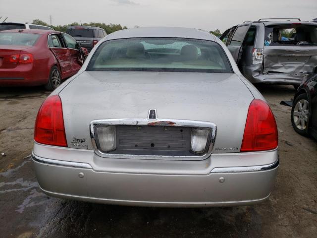 Photo 5 VIN: 1LNHM82W15Y615233 - LINCOLN TOWNCAR 