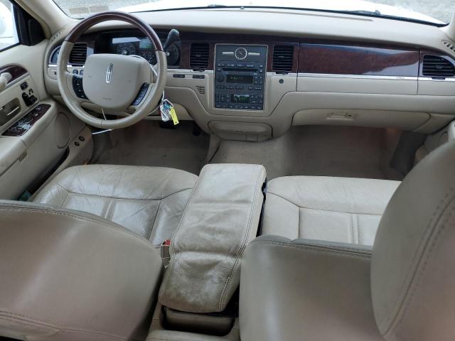 Photo 7 VIN: 1LNHM82W16Y632390 - LINCOLN TOWN CAR S 