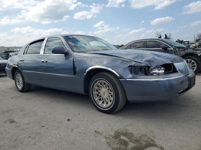 Photo 3 VIN: 1LNHM82W1XY621794 - LINCOLN TOWN CAR S 