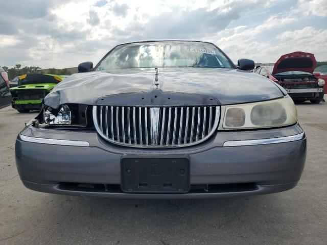 Photo 4 VIN: 1LNHM82W1XY621794 - LINCOLN TOWN CAR S 