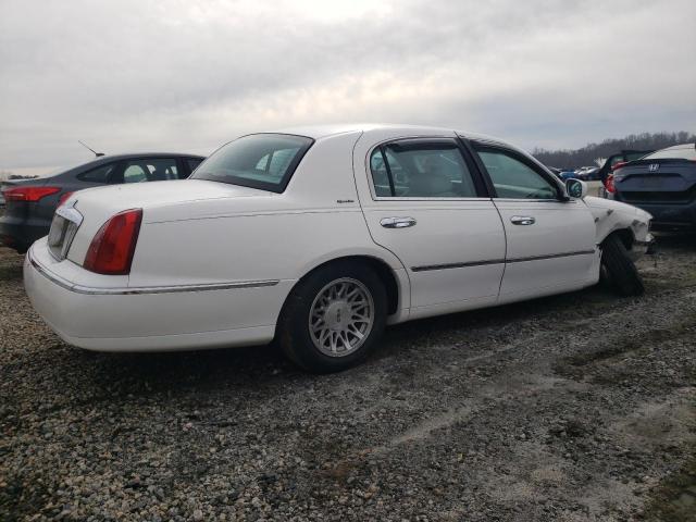 Photo 2 VIN: 1LNHM82W1XY672793 - LINCOLN TOWNCAR 