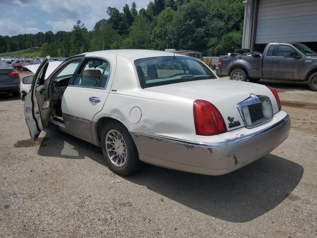 Photo 1 VIN: 1LNHM82W1YY764892 - LINCOLN TOWNCAR 