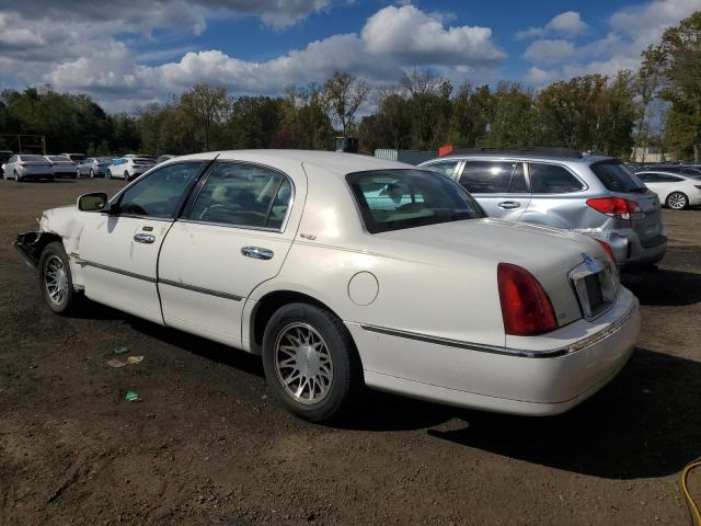 Photo 1 VIN: 1LNHM82W22Y641836 - LINCOLN TOWN CAR S 