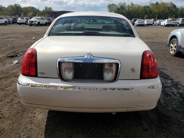 Photo 5 VIN: 1LNHM82W22Y641836 - LINCOLN TOWN CAR S 