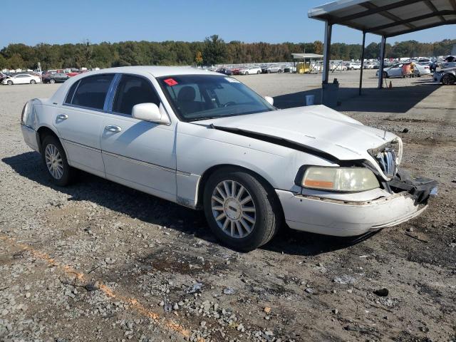 Photo 3 VIN: 1LNHM82W23Y641692 - LINCOLN TOWN CAR S 