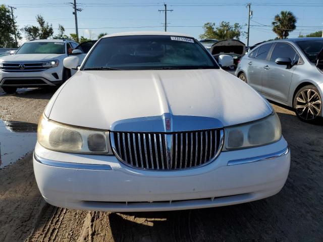 Photo 4 VIN: 1LNHM82W2XY615874 - LINCOLN TOWN CAR S 