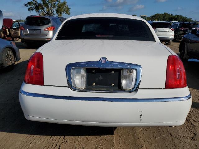 Photo 5 VIN: 1LNHM82W2XY615874 - LINCOLN TOWN CAR S 