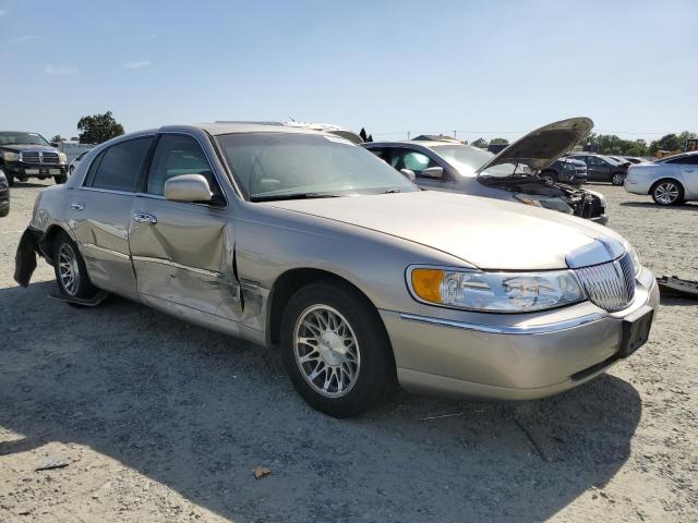 Photo 3 VIN: 1LNHM82W32Y625838 - LINCOLN TOWNCAR 