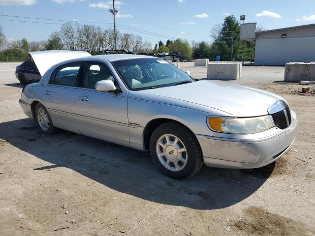 Photo 3 VIN: 1LNHM82W32Y645460 - LINCOLN TOWNCAR 