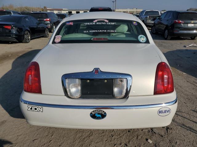 Photo 5 VIN: 1LNHM82W32Y662663 - LINCOLN TOWN CAR S 