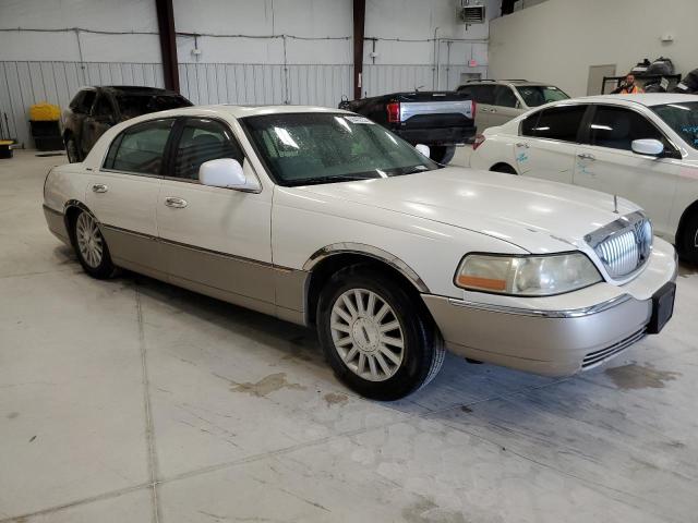 Photo 3 VIN: 1LNHM82W33Y604361 - LINCOLN TOWN CAR S 