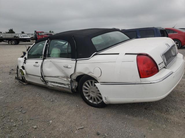 Photo 1 VIN: 1LNHM82W33Y672000 - LINCOLN TOWN CAR S 