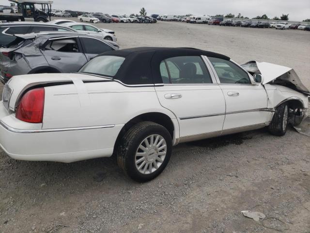 Photo 2 VIN: 1LNHM82W33Y672000 - LINCOLN TOWN CAR S 