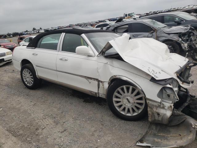 Photo 3 VIN: 1LNHM82W33Y672000 - LINCOLN TOWN CAR S 