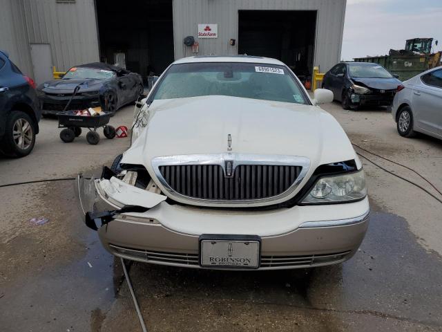 Photo 4 VIN: 1LNHM82W33Y672773 - LINCOLN TOWN CAR S 