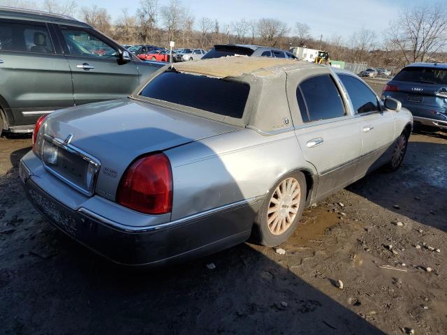 Photo 2 VIN: 1LNHM82W33Y681442 - LINCOLN TOWNCAR 