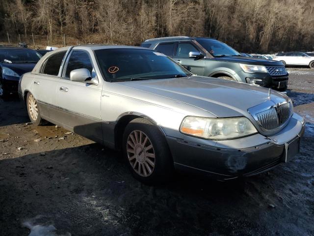 Photo 3 VIN: 1LNHM82W33Y681442 - LINCOLN TOWNCAR 