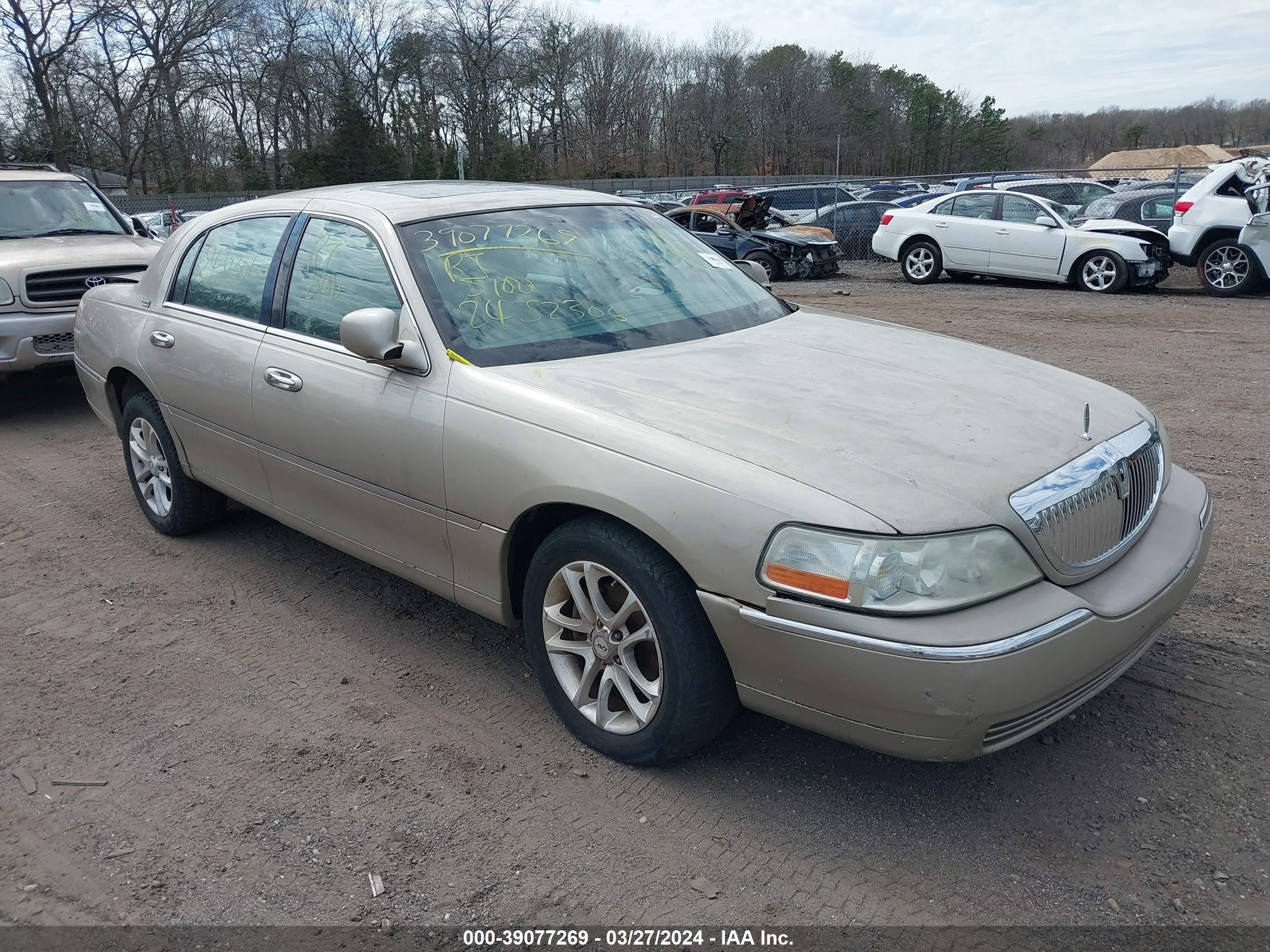 Photo 0 VIN: 1LNHM82W36Y650342 - LINCOLN TOWN CAR 