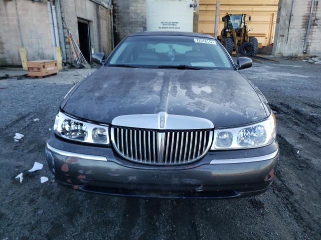 Photo 4 VIN: 1LNHM82W3XY626012 - LINCOLN TOWN CAR 