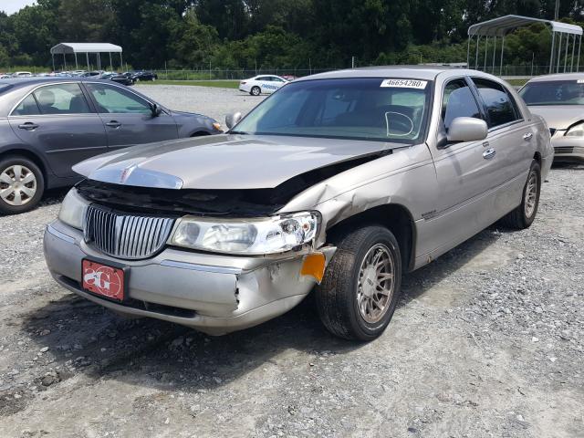 Photo 1 VIN: 1LNHM82W3XY654697 - LINCOLN TOWN CAR S 