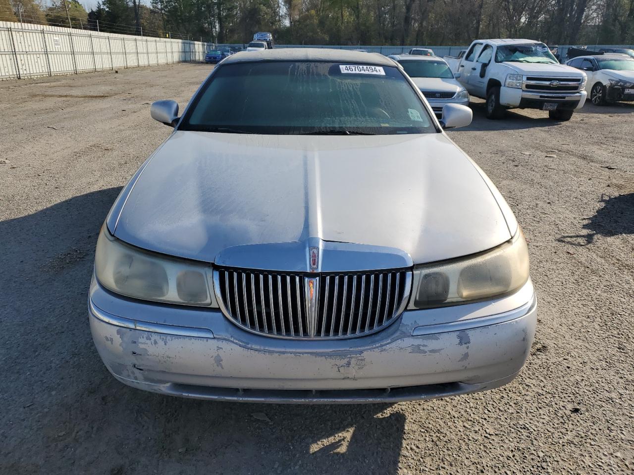 Photo 4 VIN: 1LNHM82W3YY864380 - LINCOLN TOWN CAR 