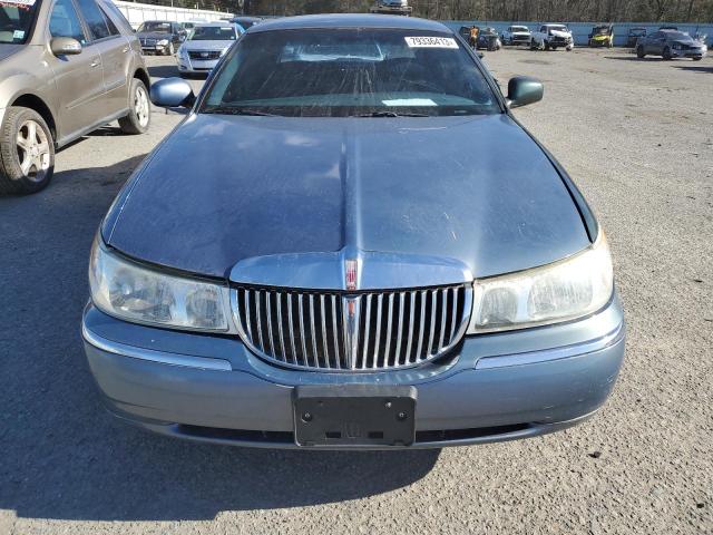 Photo 4 VIN: 1LNHM82W3YY873354 - LINCOLN TOWNCAR 