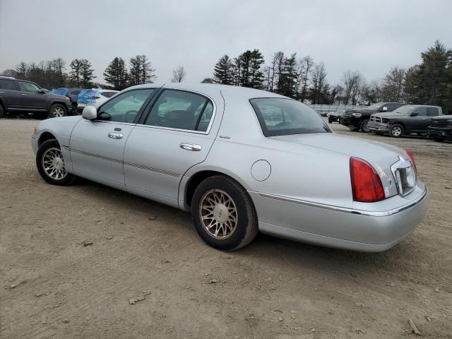 Photo 1 VIN: 1LNHM82W3YY940051 - LINCOLN TOWNCAR 